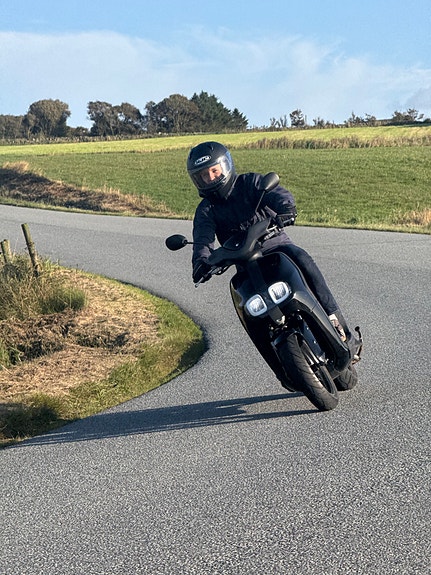 Yamaha ESS025 2 of 8