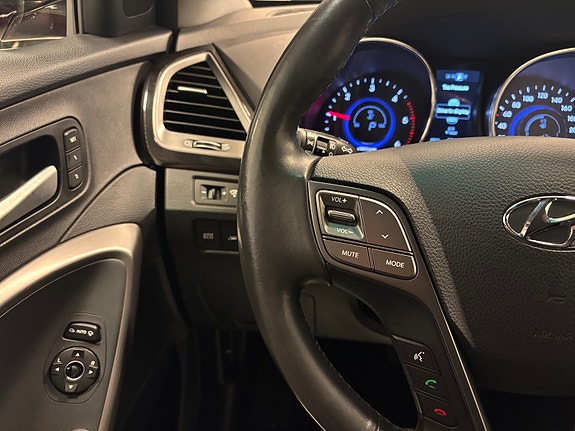 Hyundai Grand Santa Fe 14 of 24