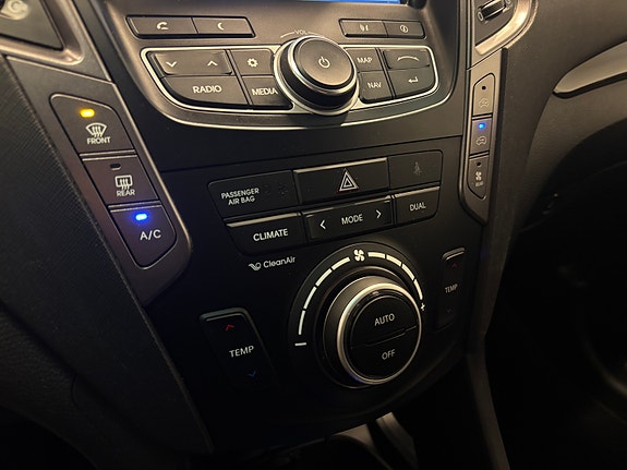 Hyundai Grand Santa Fe 16 of 24