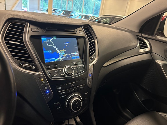 Hyundai Grand Santa Fe 18 of 24