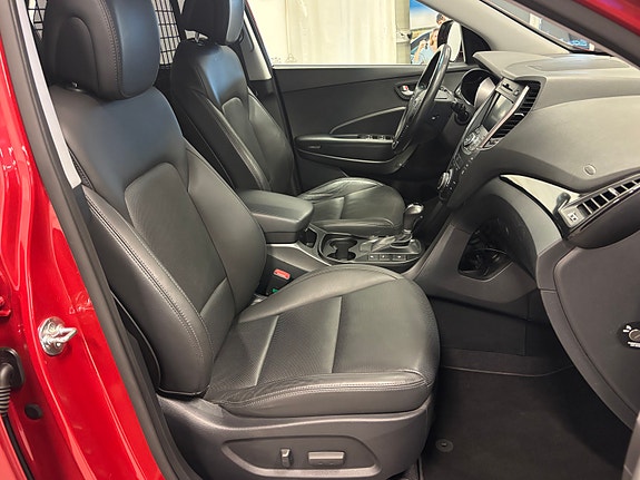 Hyundai Grand Santa Fe 10 of 24