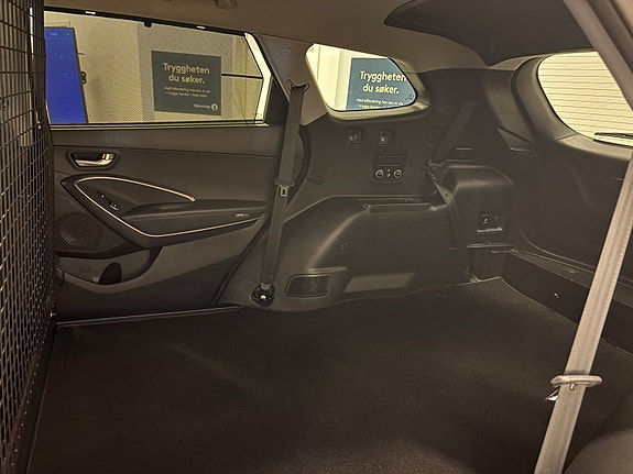 Hyundai Grand Santa Fe 24 of 24