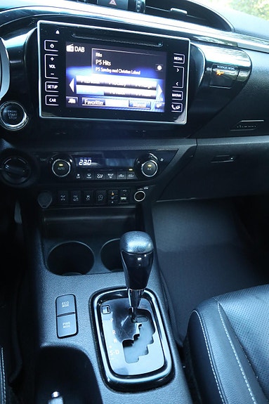 Toyota HiLux 24 of 26