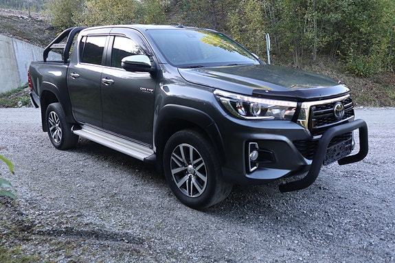 Toyota HiLux 16 of 26