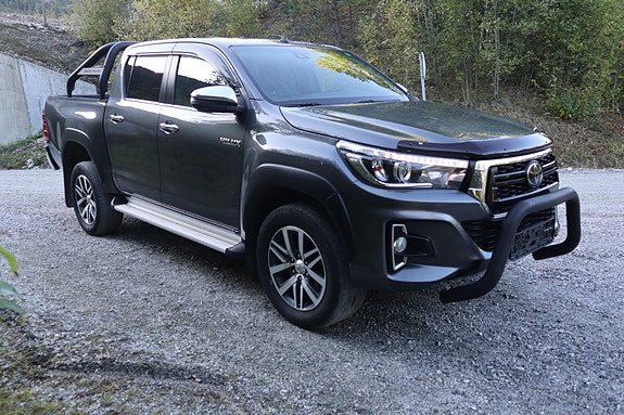 Toyota HiLux 5 of 26
