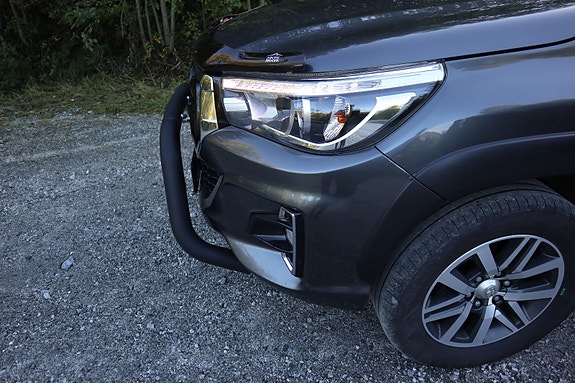 Toyota HiLux 12 of 26