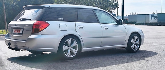 Subaru Legacy 6 of 10
