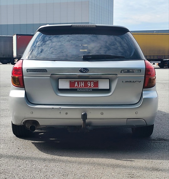 Subaru Legacy 7 of 10
