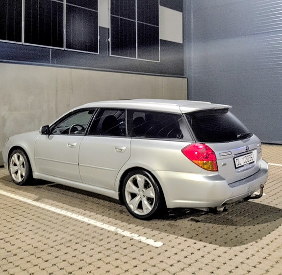 Subaru Legacy 2 of 10