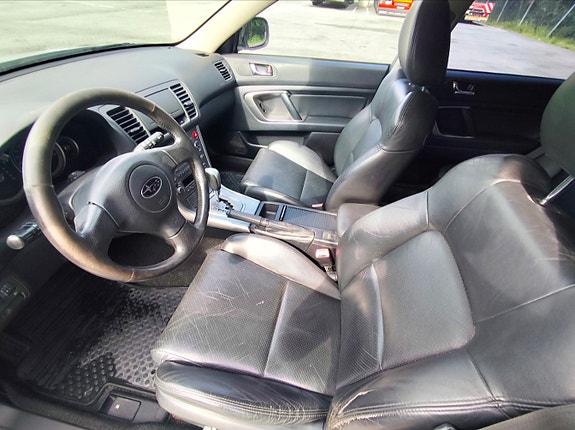 Subaru Legacy 3 of 10
