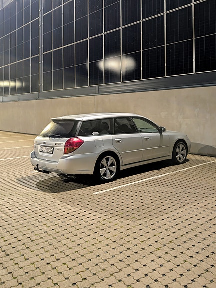 Subaru Legacy 10 of 10
