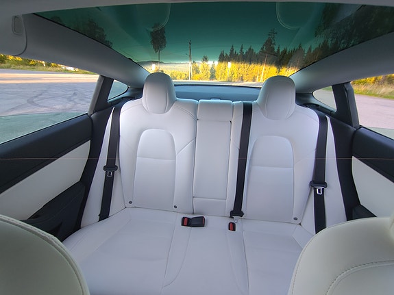 Tesla Model 3 3 of 30