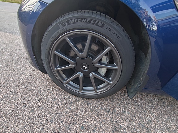 Tesla Model 3 14 of 30