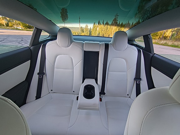 Tesla Model 3 2 of 30