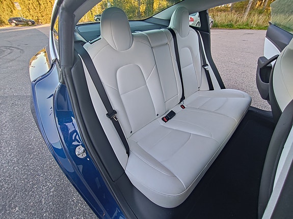 Tesla Model 3 12 of 30
