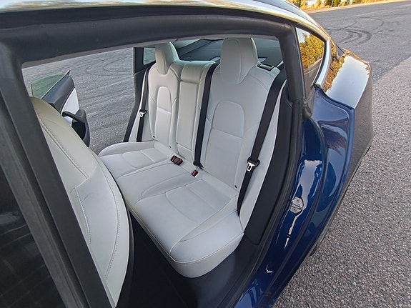 Tesla Model 3 13 of 30