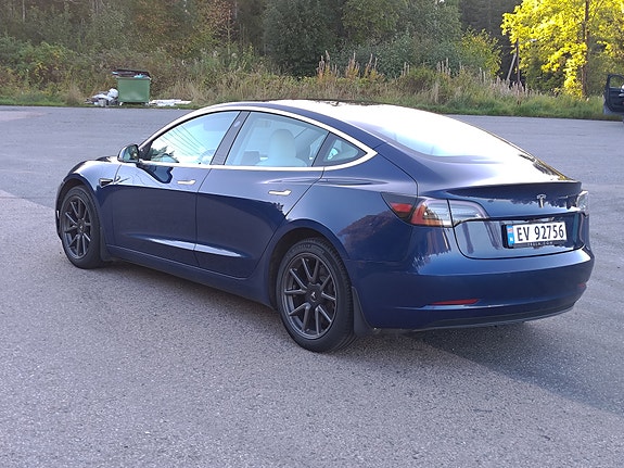 Tesla Model 3 29 of 30