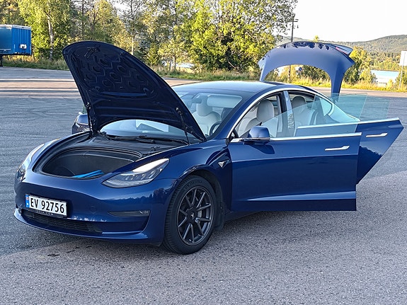 Tesla Model 3 27 of 30