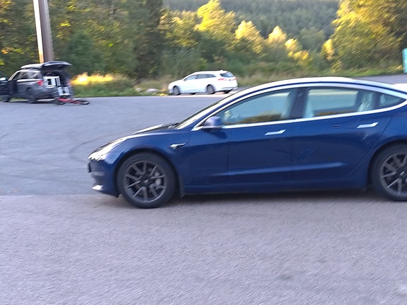 Tesla Model 3 26 of 30