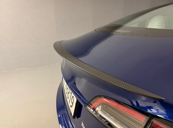 Tesla Model 3 17 of 21