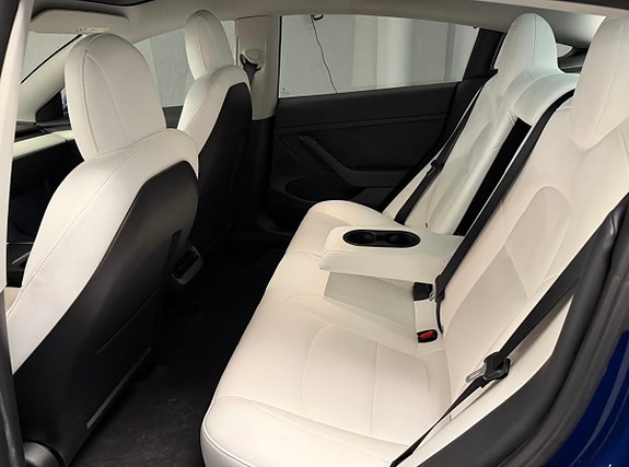 Tesla Model 3 12 of 21