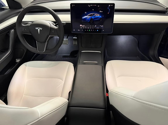 Tesla Model 3 10 of 21