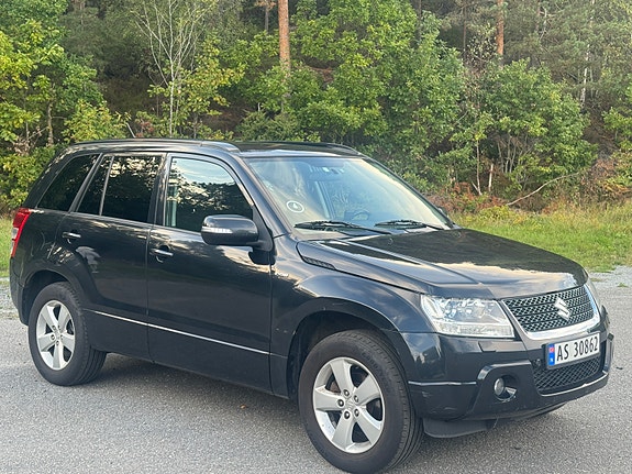 Suzuki Grand Vitara 4 of 17