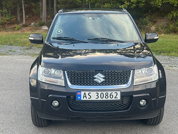 Suzuki Grand Vitara 2 of 17