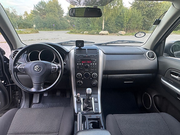Suzuki Grand Vitara 10 of 17