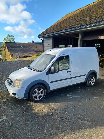 Ford Transit Connect 2 of 8