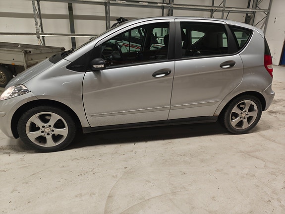 Mercedes-Benz A150 2 of 15