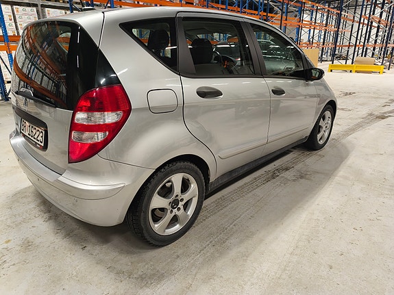Mercedes-Benz A150 6 of 15