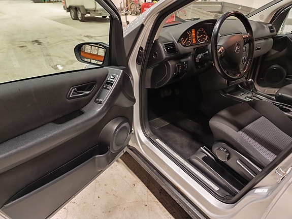Mercedes-Benz A150 7 of 15