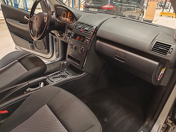 Mercedes-Benz A150 9 of 15