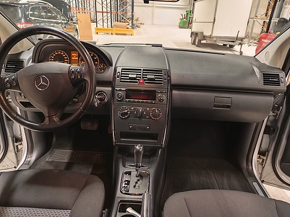 Mercedes-Benz A150 10 of 15