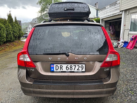 Volvo V70 4 of 17