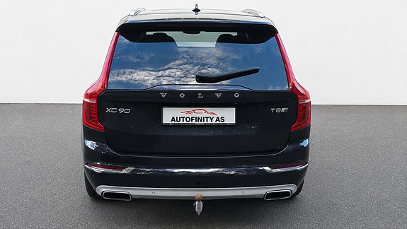 Volvo XC90 8 of 30