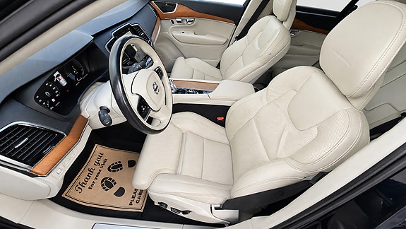 Volvo XC90 17 of 30