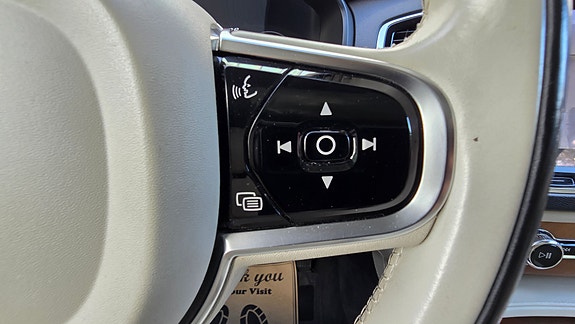 Volvo XC90 15 of 30