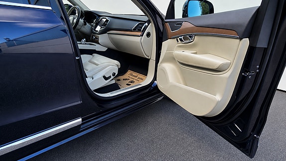Volvo XC90 20 of 30