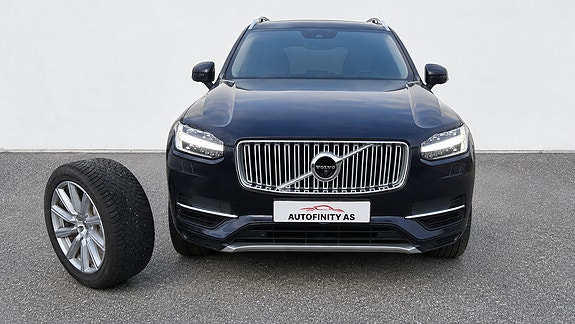 Volvo XC90 3 of 30