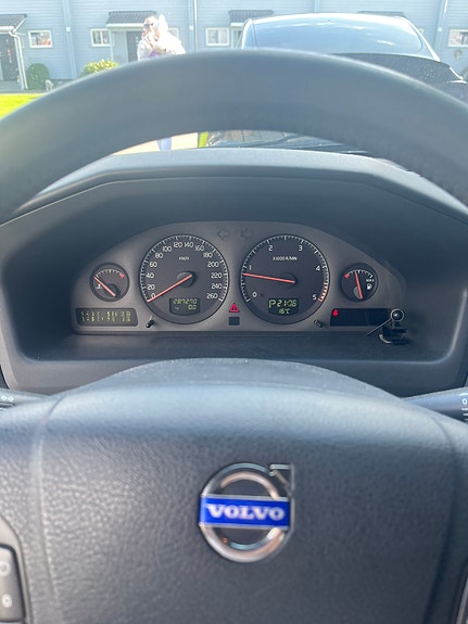 Volvo V70 3 of 6
