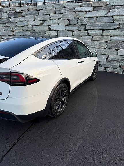 Tesla Model X 5 of 25