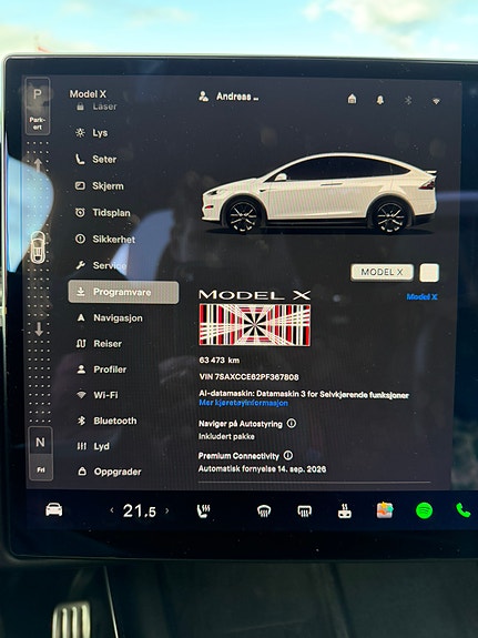 Tesla Model X 21 of 25