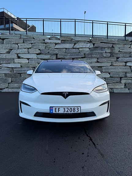 Tesla Model X 2 of 25