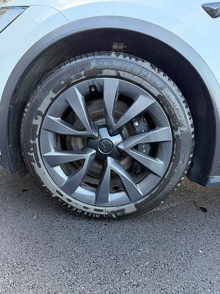 Tesla Model X 8 of 25