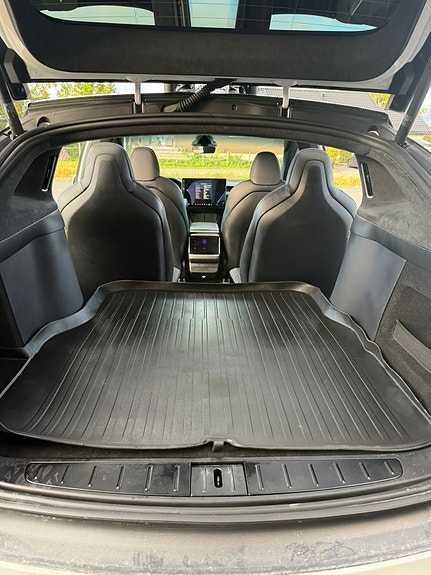 Tesla Model X 14 of 25