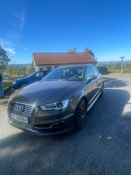 Audi e-tron 19 of 23