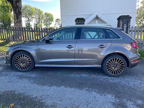 Audi e-tron 6 of 23