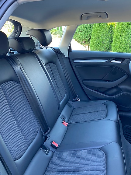 Audi e-tron 9 of 23